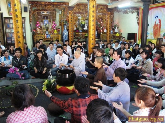 Hà Nội: Gần 200 học viên dự ngày tu an lạc tại chùa Đình Quán