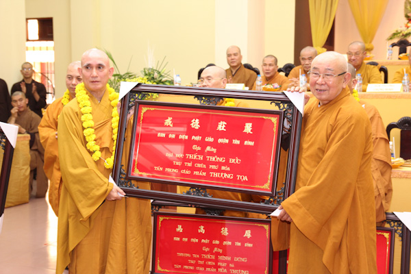 TP.HCM: Phật giáo Q. Tân Bình tổng kết Phật sự &amp; trao giáo chỉ tấn phong