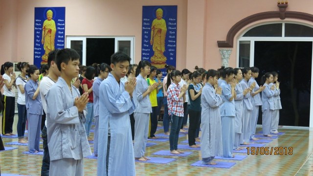 Khóa tu mừng ngày Phật đản với chủ đề ‘’ Tri ơn Phật đản sinh’’ tại chùa Sủi
