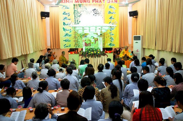 TP.HCM: Chùa Thiện Mỹ và Hội 14 Chữ dâng hoa, cúng trà mừng Phật đản