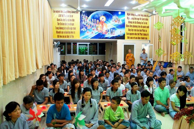 TP.HCM: Chùa Thiện Mỹ và Hội 14 Chữ dâng hoa, cúng trà mừng Phật đản