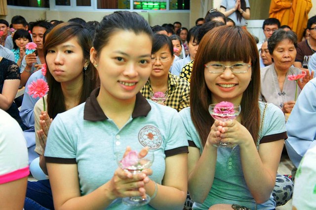 TP.HCM: Chùa Thiện Mỹ và Hội 14 Chữ dâng hoa, cúng trà mừng Phật đản