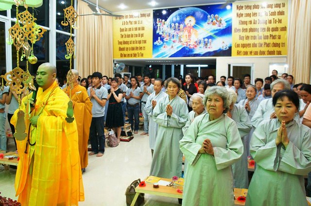 TP.HCM: Chùa Thiện Mỹ và Hội 14 Chữ dâng hoa, cúng trà mừng Phật đản