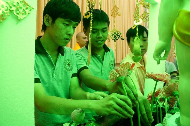 TP.HCM: Chùa Thiện Mỹ và Hội 14 Chữ dâng hoa, cúng trà mừng Phật đản