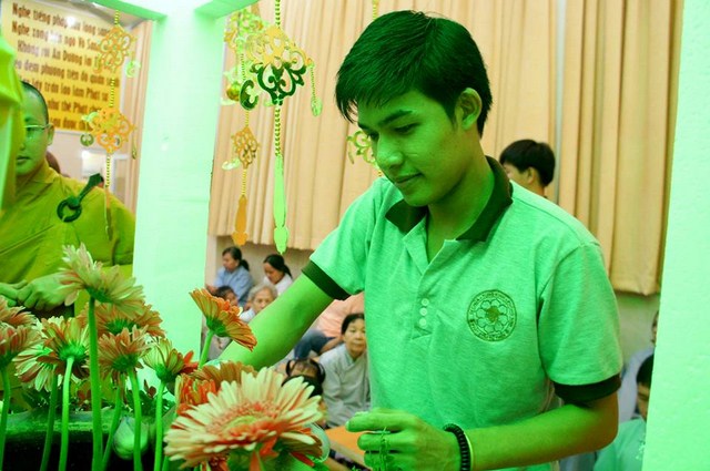 TP.HCM: Chùa Thiện Mỹ và Hội 14 Chữ dâng hoa, cúng trà mừng Phật đản