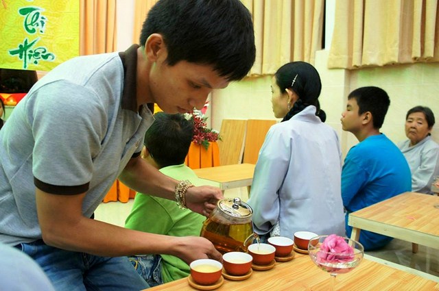 TP.HCM: Chùa Thiện Mỹ và Hội 14 Chữ dâng hoa, cúng trà mừng Phật đản