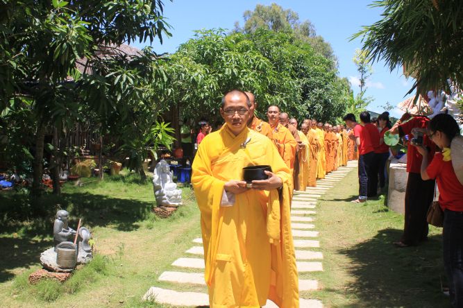 Đồng Tháp: Gieo trồng ruộng phước tại hội trại “Hiểu và Thương”
