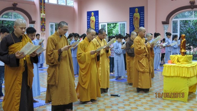 Khóa tu mừng ngày Phật đản với chủ đề ‘’ Tri ơn Phật đản sinh’’ tại chùa Sủi