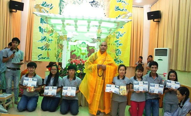 TP.HCM: Chùa Thiện Mỹ và Hội 14 Chữ dâng hoa, cúng trà mừng Phật đản
