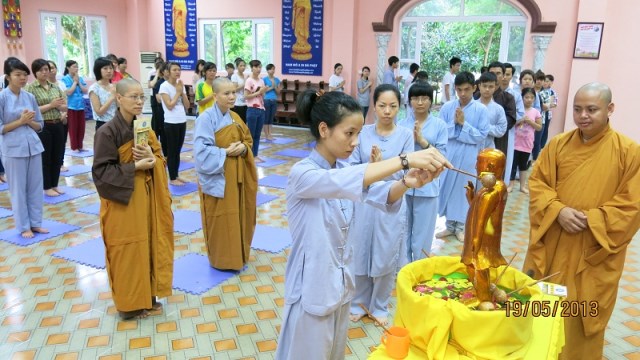 Khóa tu mừng ngày Phật đản với chủ đề ‘’ Tri ơn Phật đản sinh’’ tại chùa Sủi