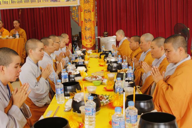 Đồng Tháp: Gieo trồng ruộng phước tại hội trại “Hiểu và Thương”
