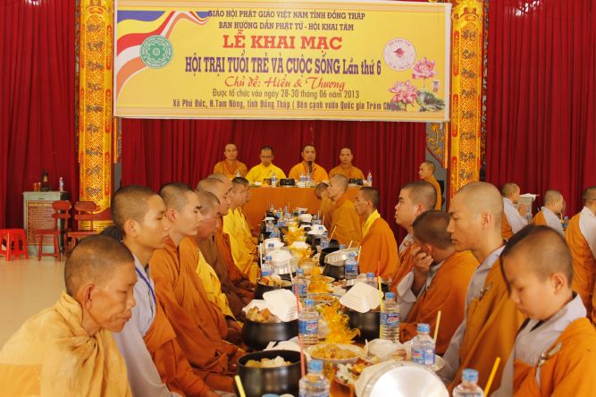 Đồng Tháp: Gieo trồng ruộng phước tại hội trại “Hiểu và Thương”