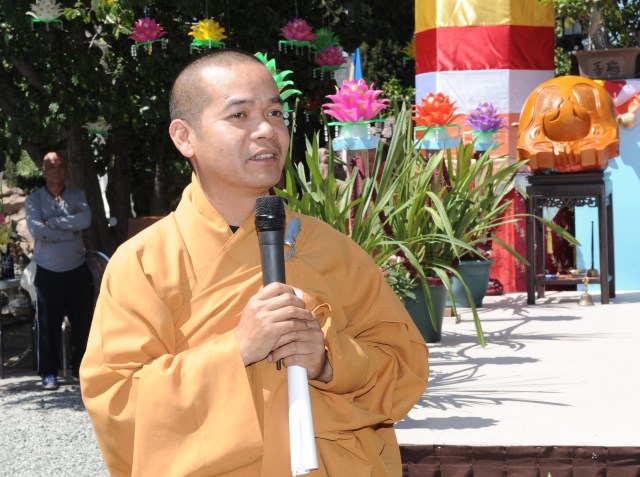 Mỹ: TTVHPG chùa Liễu Quán tổ chức ĐL Phật Đản PL 2557 và tưởng niệm 50 năm Bồ tát Thích Quảng Đức tự thiêu