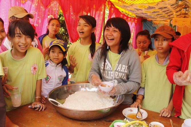 Đồng Tháp: Gieo trồng ruộng phước tại hội trại “Hiểu và Thương”