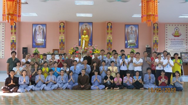 Khóa tu mừng ngày Phật đản với chủ đề ‘’ Tri ơn Phật đản sinh’’ tại chùa Sủi