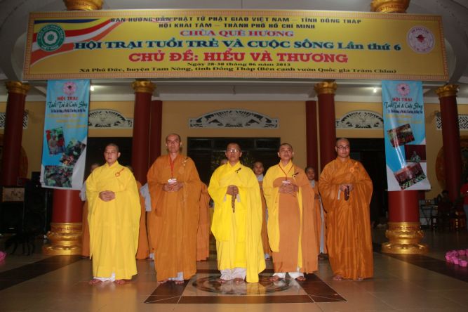 Đồng Tháp: Hội trại hiểu và thương - Ấn tượng đêm thắp nến nguyện cầu