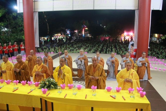 Đồng Tháp: Hội trại hiểu và thương - Ấn tượng đêm thắp nến nguyện cầu