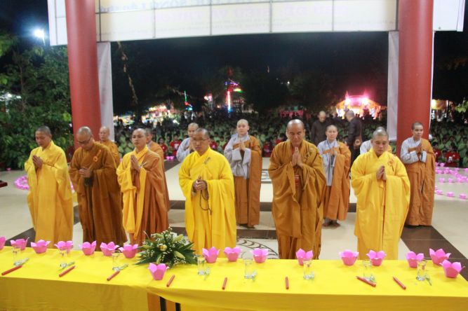 Đồng Tháp: Hội trại hiểu và thương - Ấn tượng đêm thắp nến nguyện cầu
