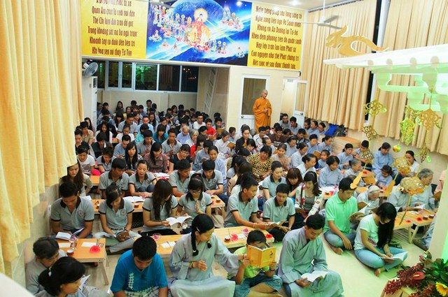 TP.HCM: Chùa Thiện Mỹ và Hội 14 Chữ dâng hoa, cúng trà mừng Phật đản