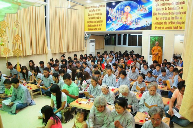 TP.HCM: Chùa Thiện Mỹ và Hội 14 Chữ dâng hoa, cúng trà mừng Phật đản
