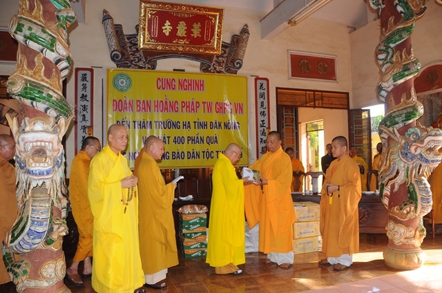 Ban Hoằng Pháp TW GHPGVN thăm trường hạ Đắk Nông