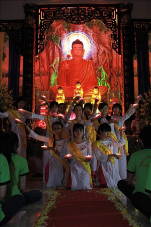 Ngày Thứ 1 Khóa Tu Mùa Đản Sinh, Chủ Đề : “ Phật Về”