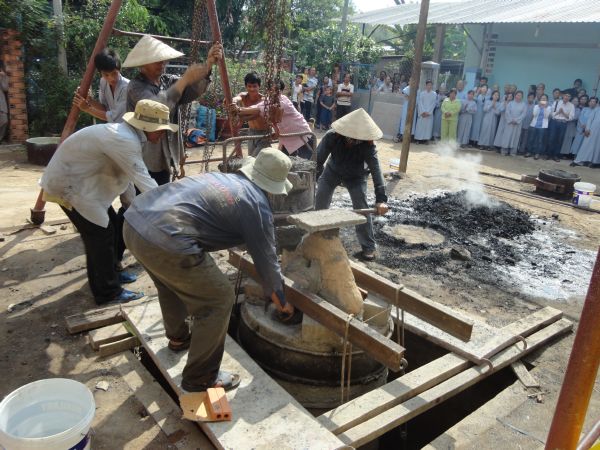 TP.HCM: Lễ đúc đại hồng chung chùa Pháp Thiện