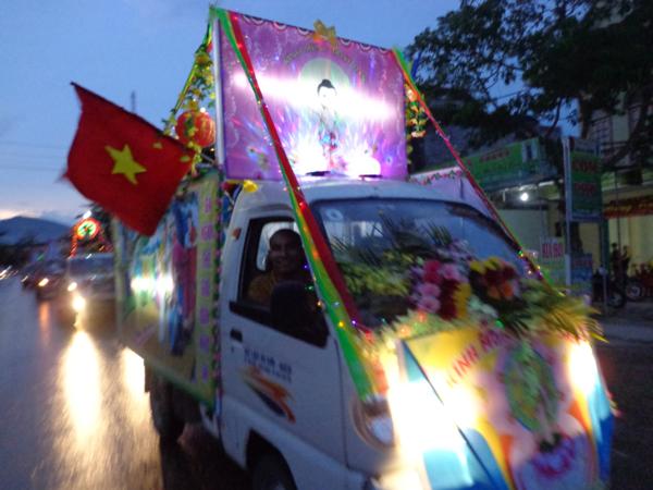 Nghệ An: Phật giáo Huyện Yên Thành với cuộc diễu hành xe hoa lịch sử mừng Phật Đản