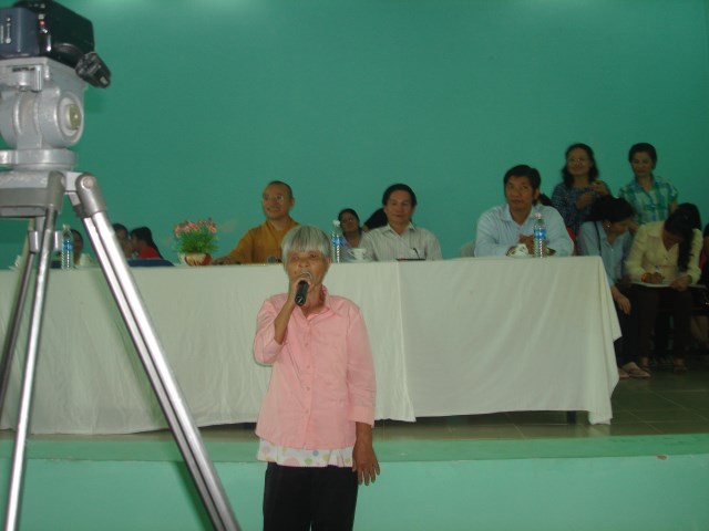 Quỹ từ thiện Đạo Phật Ngày Nay tặng quà tại TTBTXH Tân Hiệp - Bình Phước