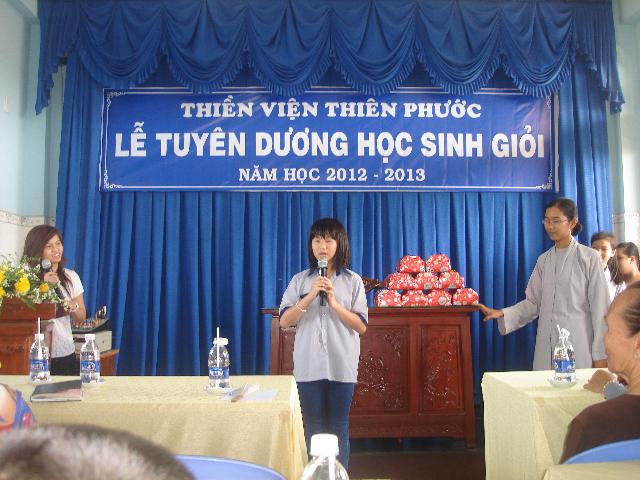 Thiền Viện Thiên Phước: Tuyên dương học sinh giỏi năm học 2012- 2013