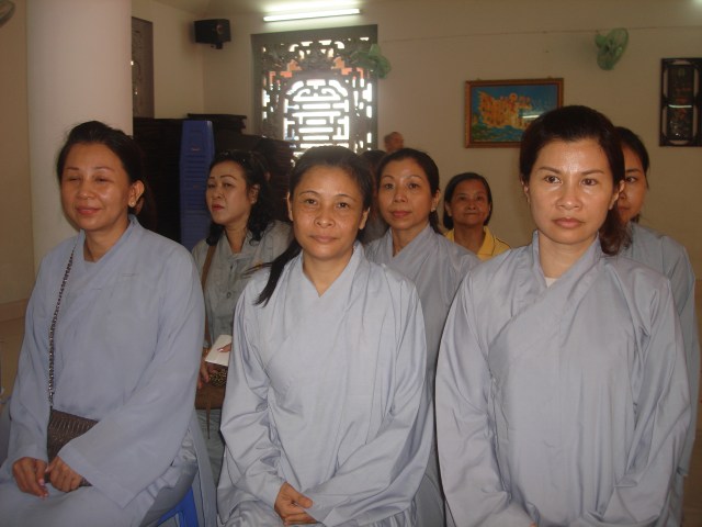 Ban trị sự GHPGVN.TP.HCM và ban chỉ đạo ACKH thăm và tặng quà các trường hạ