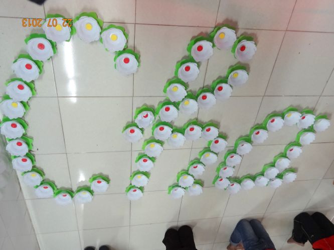 Long An: Thắp đèn trời tri ân cha mẹ tại khóa tu “Sống và Khát Vọng”