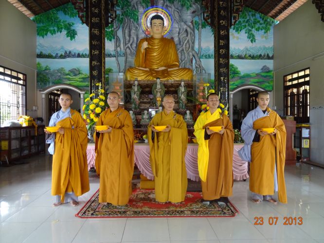 Long An: Hội chợ dành cho các bạn trẻ tại khóa tu “Sống và Khát Vọng”