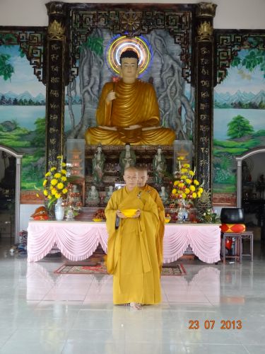 Long An: Hội chợ dành cho các bạn trẻ tại khóa tu “Sống và Khát Vọng”