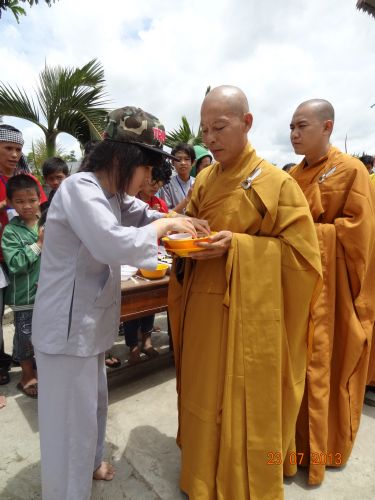 Long An: Hội chợ dành cho các bạn trẻ tại khóa tu “Sống và Khát Vọng”