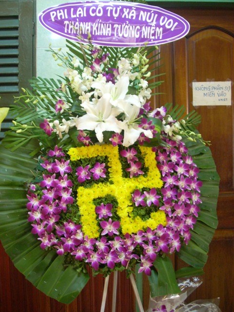 Chùm ảnh: Các đoàn viếng ĐLHT. Thích Từ Nhơn buổi sáng ngày thứ ba 28/4