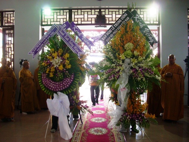 Chùm ảnh: Các đoàn viếng ĐLHT. Thích Từ Nhơn buổi sáng ngày thứ ba 28/4