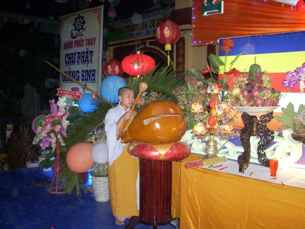 Phật giáo TX. Hà Tiên kính mừng Phật đản