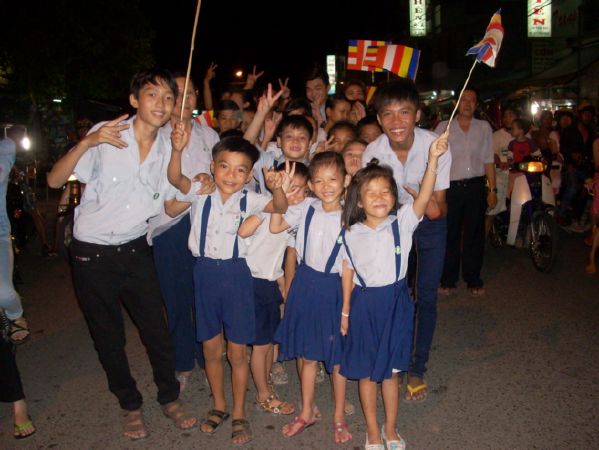 Phật giáo TX. Hà Tiên kính mừng Phật đản