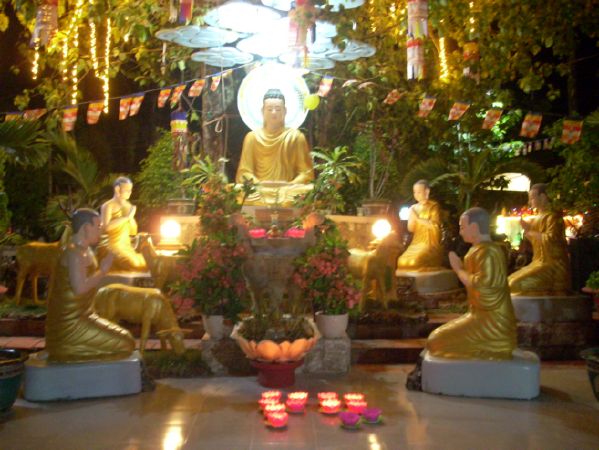 Phật giáo TX. Hà Tiên kính mừng Phật đản