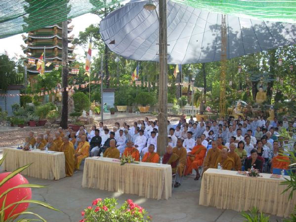 Phật giáo TX. Hà Tiên kính mừng Phật đản
