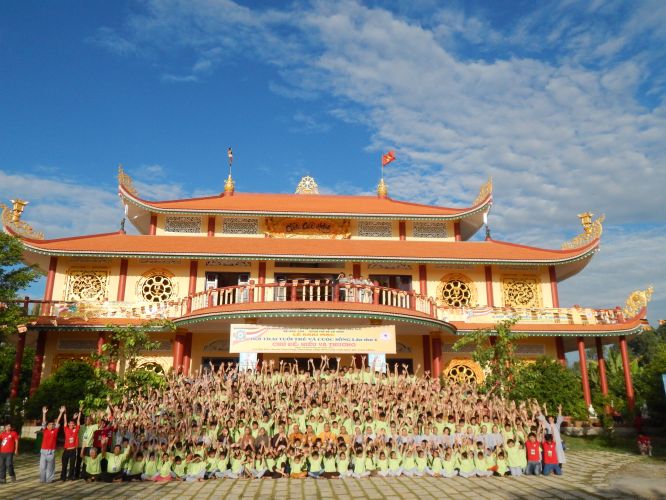 Đồng Tháp: Nghệ thuật tô tượng Phật tại hội trại Hiểu và Thương
