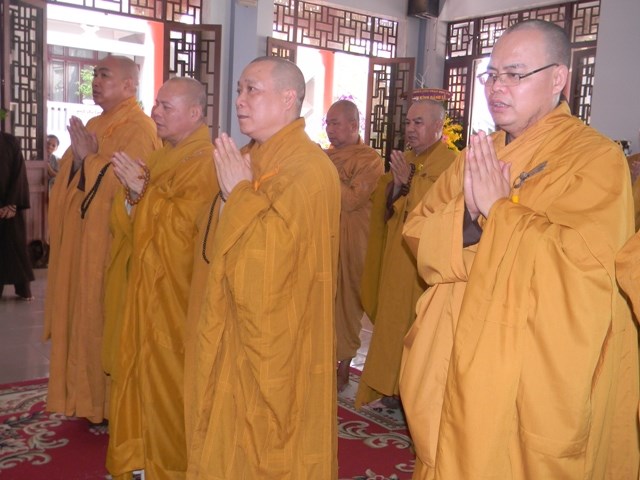 Chùm ảnh: Các đoàn viếng ĐLHT. Thích Từ Nhơn buổi sáng ngày thứ ba 28/4