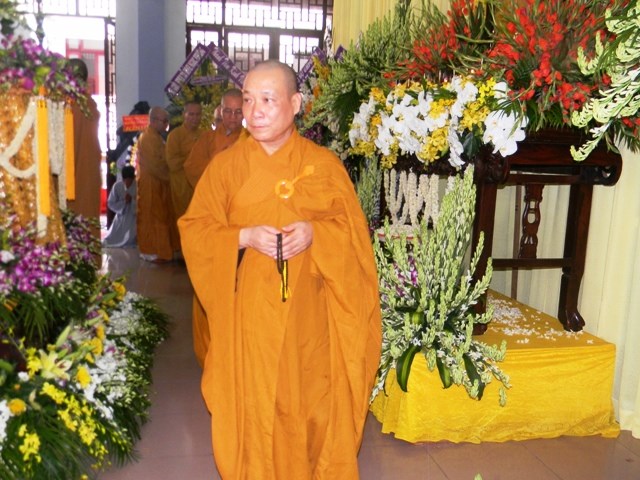 Chùm ảnh: Các đoàn viếng ĐLHT. Thích Từ Nhơn buổi sáng ngày thứ ba 28/4