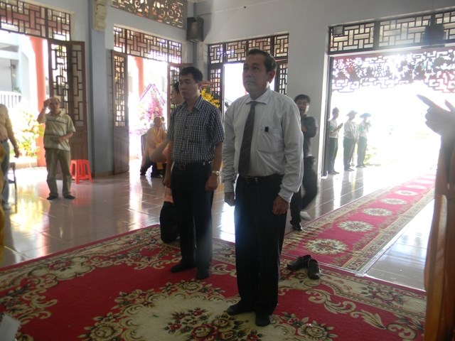 Chùm ảnh: Các đoàn viếng ĐLHT. Thích Từ Nhơn buổi sáng ngày thứ ba 28/4