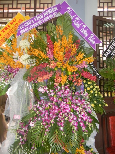 Chùm ảnh: Các đoàn viếng ĐLHT. Thích Từ Nhơn buổi sáng ngày thứ ba 28/4