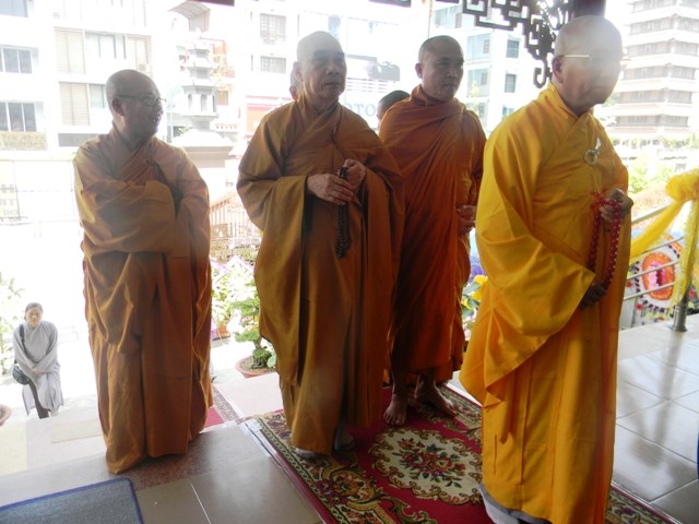 Chùm ảnh: Các đoàn viếng ĐLHT. Thích Từ Nhơn buổi sáng ngày thứ ba 28/4