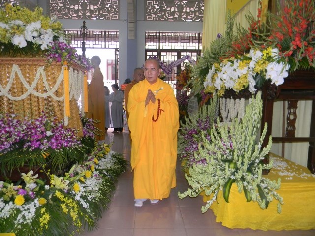 Chùm ảnh: Các đoàn viếng ĐLHT. Thích Từ Nhơn buổi sáng ngày thứ ba 28/4