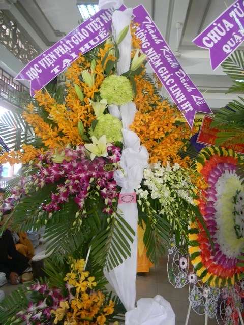 Chùm ảnh: Các đoàn viếng ĐLHT. Thích Từ Nhơn buổi sáng ngày thứ ba 28/4