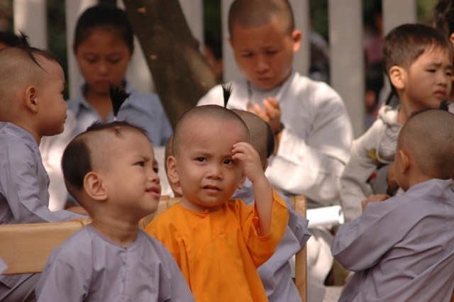 Bình Dương: Thuận An chào mừng Đại Lễ Phật Đản PL 2557
